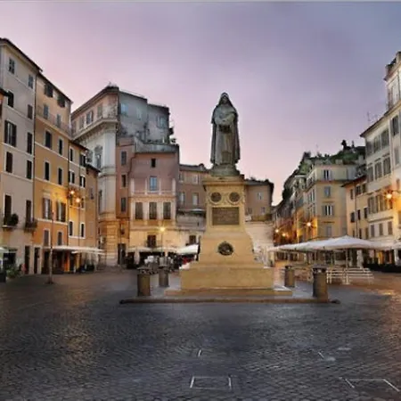 Pantheon Charming Apartment